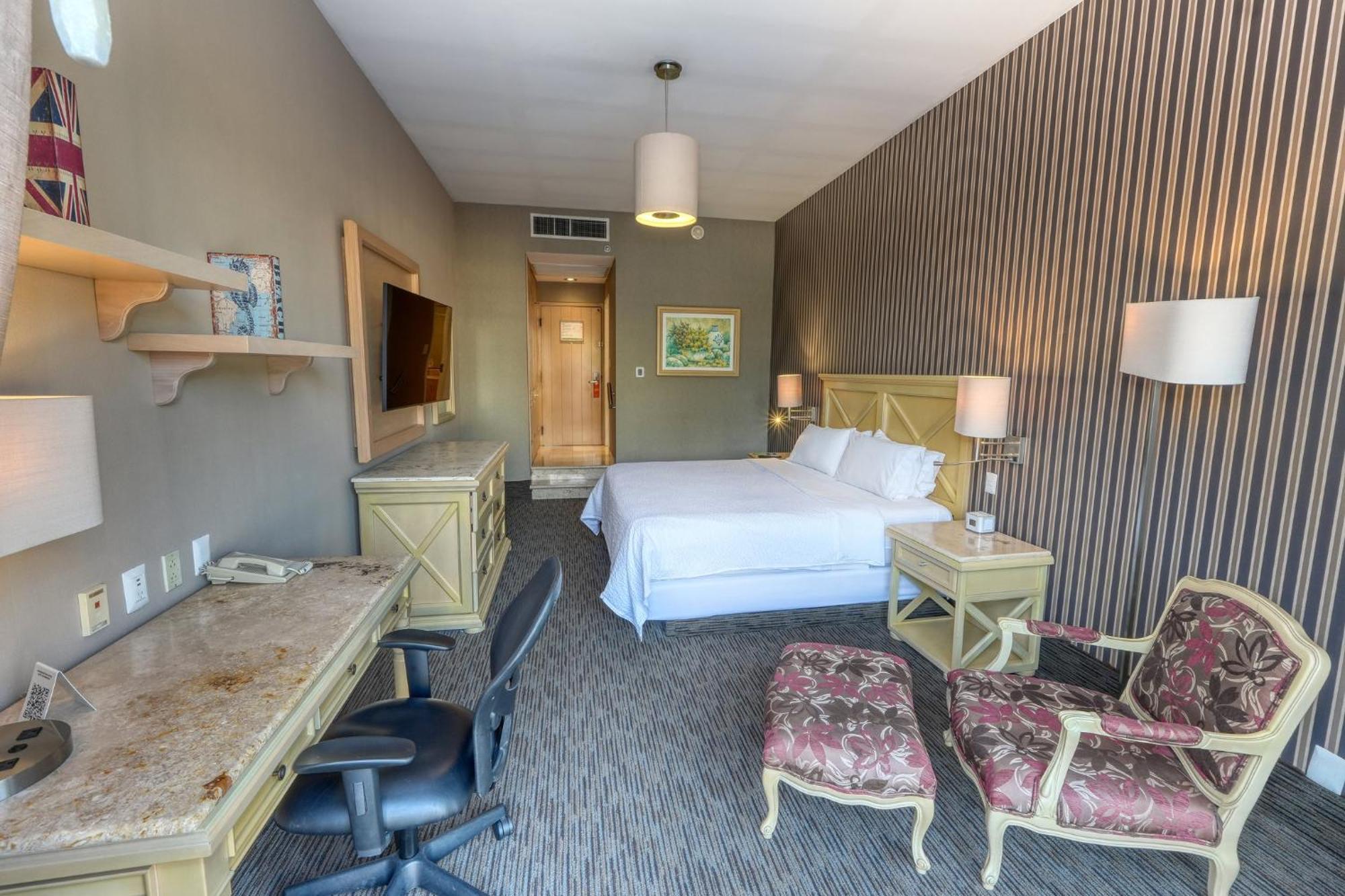 Holiday Inn Queretaro Centro Historico By Ihg Exterior photo